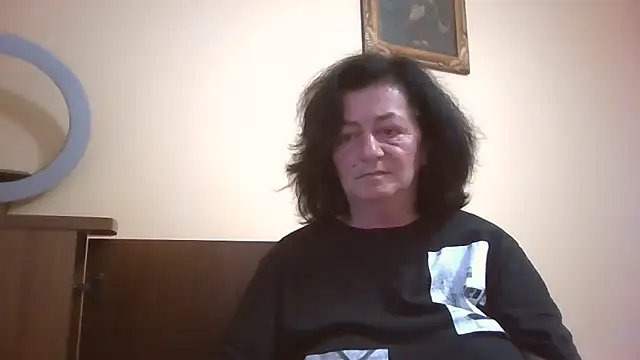 GypsiQueen2 online show from 06-06-26, 06:12
