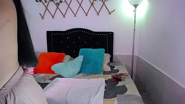 naughty girl 4u online show from 11-24-25, 04:18