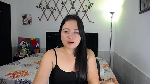 Snapshot of naughty_girl_4u chatting on 05-05-26, 09:23 naughty girl 4u online show from 05-05-26, 09:23