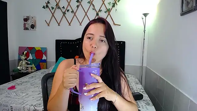 Snapshot of naughty_girl_4u chatting on 06-29-26, 10:21 naughty girl 4u online show from 06-29-26, 10:21