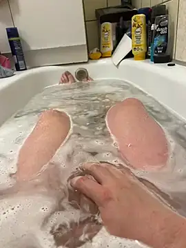 Snapshot of David19932908 chatting on 03-12-25, 06:00 David19932908 online show from 03-12-25, 06:00