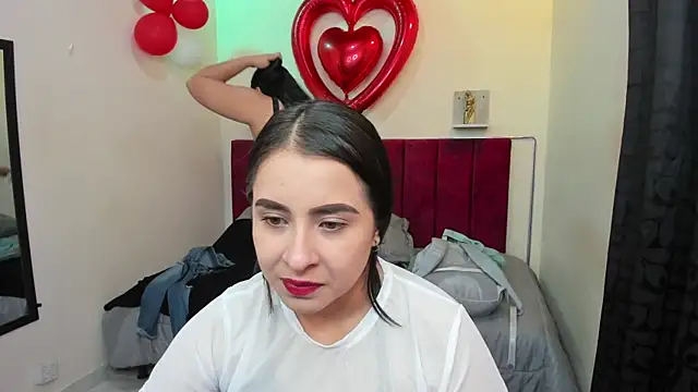 Snapshot of Afrodita-hott chatting on 02-18-25, 12:17 Afrodita-hott online show from 02-18-25, 12:17