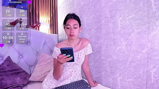 Snapshot of Scarlet_wd18 chatting on 03-21-25, 09:01 Scarlet wd18 online show from 03-21-25, 09:01