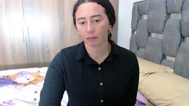 sara hott 1 online show from 02-05-25, 08:46