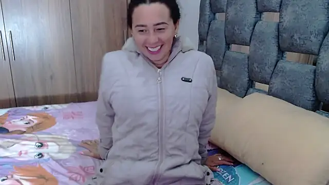 sara hott 1 online show from 02-11-25, 12:48