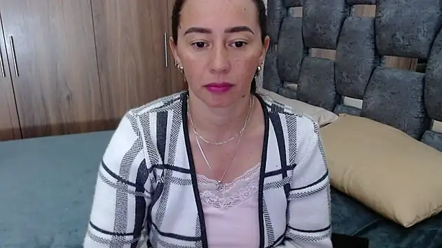 sara hott 1 online show from 03-05-25, 12:44