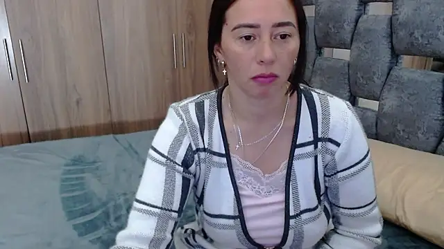 sara hott 1 online show from 03-07-25, 12:34