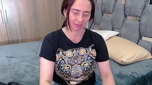 sara hott 1 online show from 03-10-25, 08:12