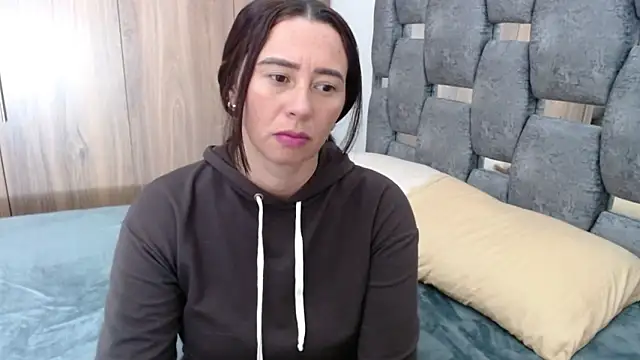 sara hott 1 online show from 03-14-25, 06:50