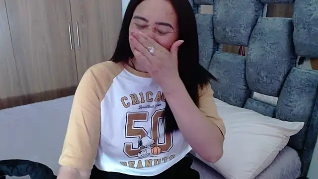 sara hott 1 online show from 03-21-25, 07:24