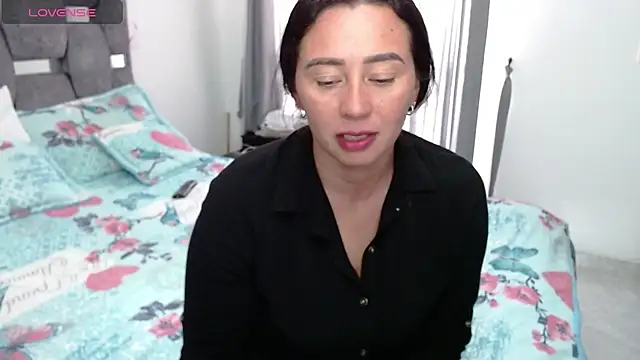 sara hott 1 online show from 10-03-25, 07:33