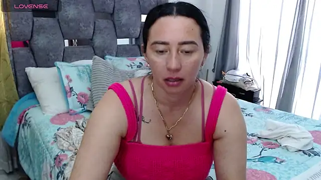 sara hott 1 online show from 10-07-25, 04:37