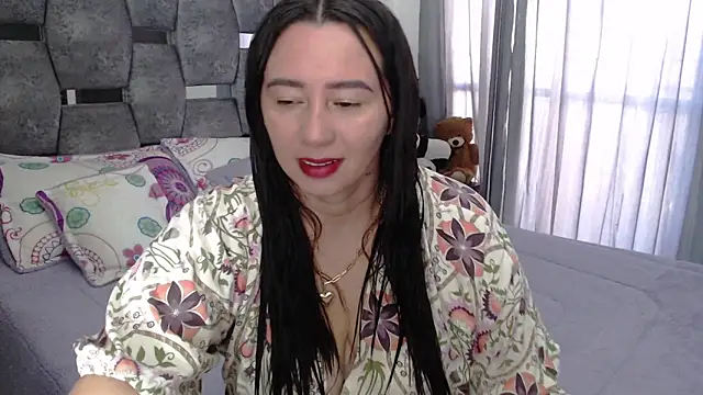 sara hott 1 online show from 05-18-26, 12:22