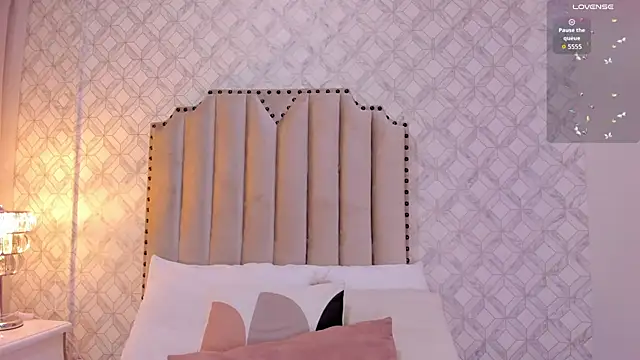 Snapshot of Pia_Johnson_ chatting on 12-02-25, 11:37 Pia Johnson online show from 12-02-25, 11:37