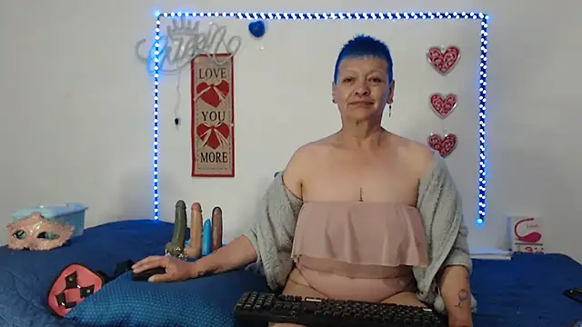 Snapshot of loquitaqueen011 chatting on 02-09-25, 08:02 loquitaqueen011 online show from 02-09-25, 08:02