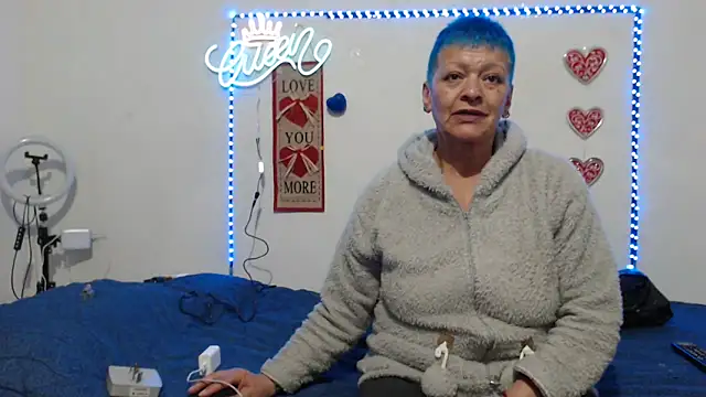 Snapshot of loquitaqueen011 chatting on 03-12-25, 12:42 loquitaqueen011 online show from 03-12-25, 12:42