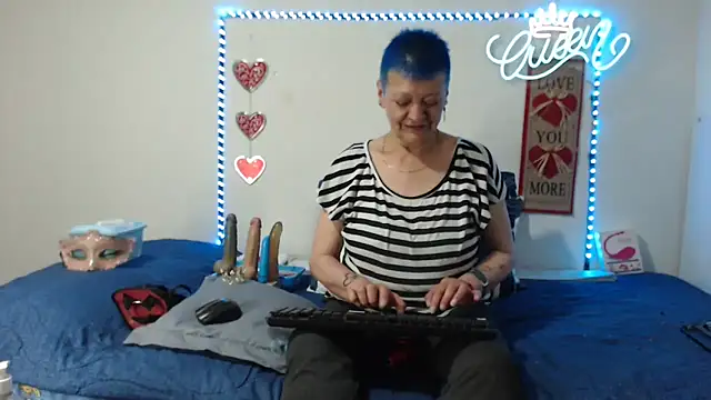 Snapshot of loquitaqueen011 chatting on 09-08-25, 10:09 loquitaqueen011 online show from 09-08-25, 10:09