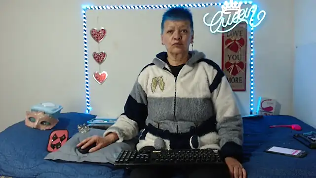 Snapshot of loquitaqueen011 chatting on 09-17-25, 04:52 loquitaqueen011 online show from 09-17-25, 04:52