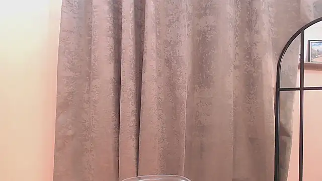 Snapshot of Amelia_bss chatting on 07-07-26, 02:43 Amelia bss online show from 07-07-26, 02:43