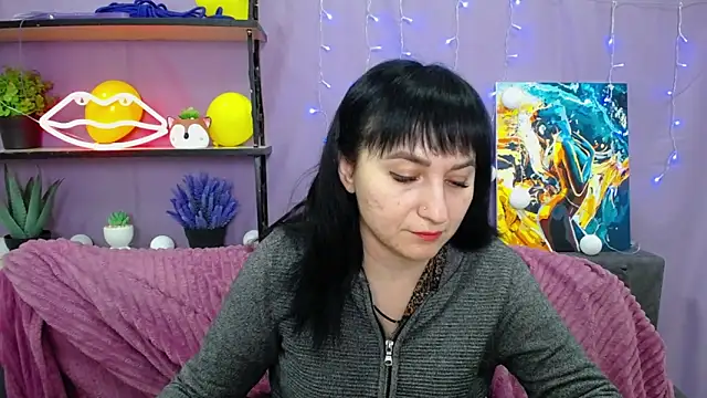 NinaFlawlees online show from 01-24-25, 11:45