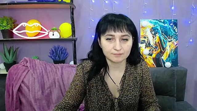 NinaFlawlees online show from 01-25-25, 05:51