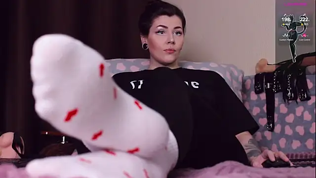 Luna Blake online show from 12-14-24, 03:47