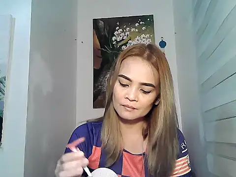 Snapshot of Kisses-13 chatting on 02-24-25, 03:31 Kisses-13 online show from 02-24-25, 03:31