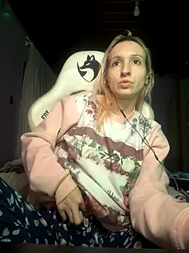 bunnydark00 online show from 10-19-25, 01:28