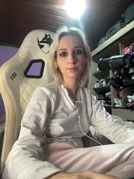 bunnydark00 online show from 06-06-26, 05:01