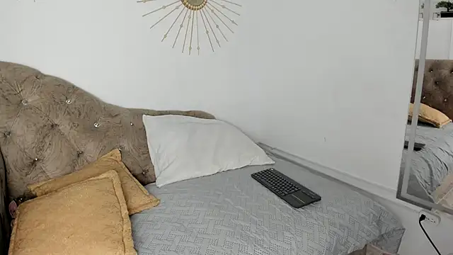 Naughty  Mom online show from 02-26-25, 09:32