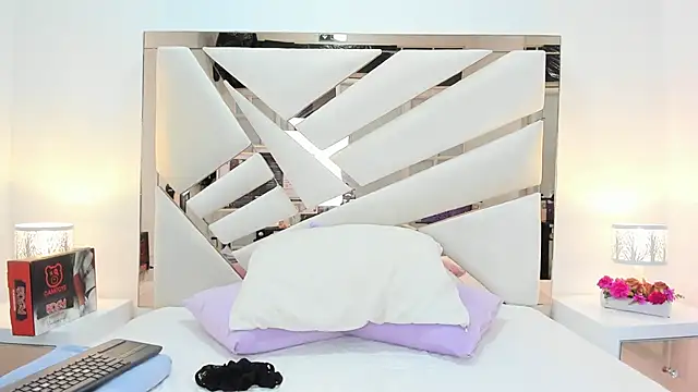 Naughty  Mom online show from 03-16-25, 10:33