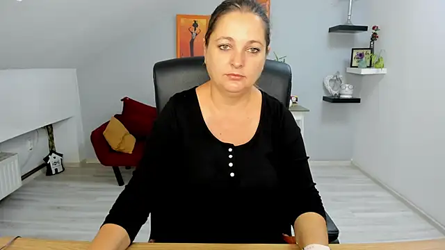 LollaGirl online show from 09-23-25, 03:20