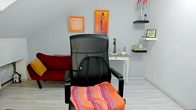 Snapshot of LollaGirl chatting on 01-16-26, 04:27 LollaGirl online show from 01-16-26, 04:27