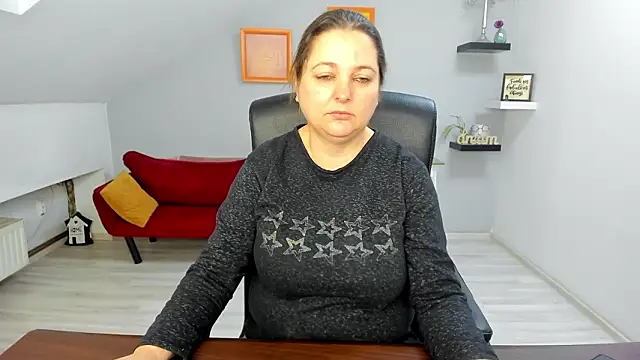 Snapshot of LollaGirl chatting on 02-02-26, 04:11 LollaGirl online show from 02-02-26, 04:11