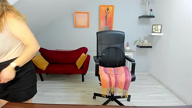 Snapshot of LollaGirl chatting on 02-04-26, 04:18 LollaGirl online show from 02-04-26, 04:18