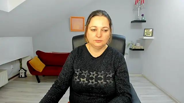 Snapshot of LollaGirl chatting on 02-06-26, 04:06 LollaGirl online show from 02-06-26, 04:06