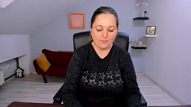 Snapshot of LollaGirl chatting on 02-24-26, 04:21 LollaGirl online show from 02-24-26, 04:21