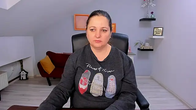 Snapshot of LollaGirl chatting on 02-27-26, 04:12 LollaGirl online show from 02-27-26, 04:12