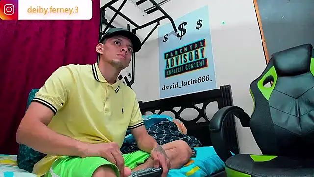 Snapshot of davidlatin66 chatting on 02-27-25, 02:32 davidlatin66 online show from 02-27-25, 02:32