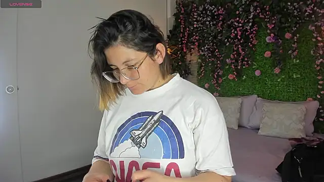 SarahDeyvis online show from 01-19-26, 01:26