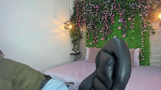 SarahDeyvis online show from 02-21-26, 04:08