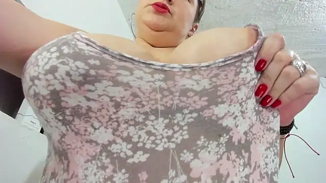 Snapshot of susy_bigboobs chatting on 02-03-25, 03:53 susy bigboobs online show from 02-03-25, 03:53