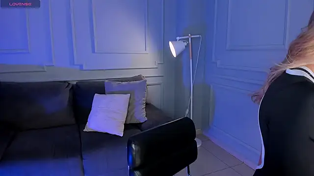 EveBensonX online show from 12-01-25, 08:03