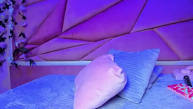 Snapshot of luna_miler_ chatting on 10-29-25, 02:58 luna miler  online show from 10-29-25, 02:58