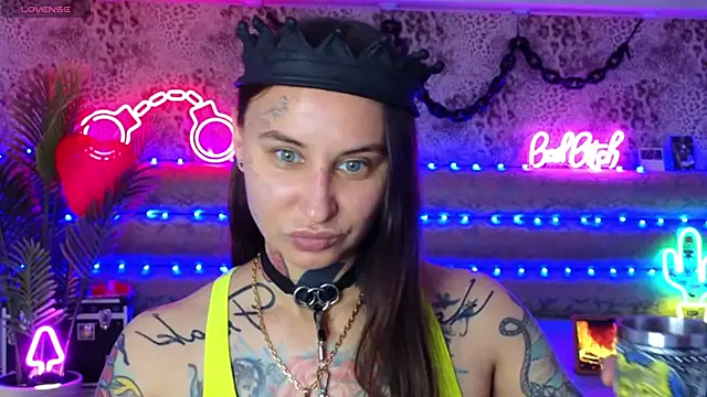 Cool Freak  online show from 04-04-26, 10:24