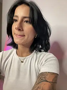 Snapshot of Ale_Lewis chatting on 02-18-25, 12:26 Ale Lewis online show from 02-18-25, 12:26