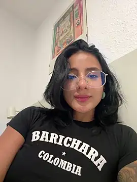 Snapshot of Ale_Lewis chatting on 10-29-25, 09:27 Ale Lewis online show from 10-29-25, 09:27