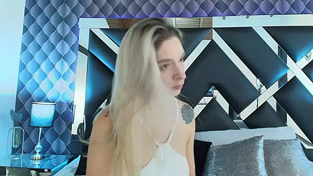 victoriaa lee  online show from 01-22-25, 09:54