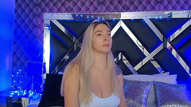 victoriaa lee  online show from 01-06-26, 07:39