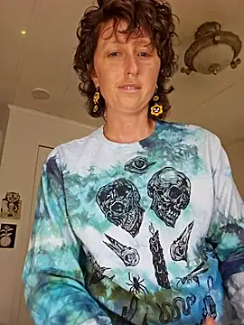 mossy kiss online show from 10-13-25, 05:24